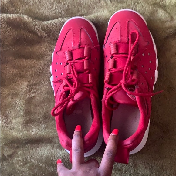 nike shoes - Picture 2 of 3